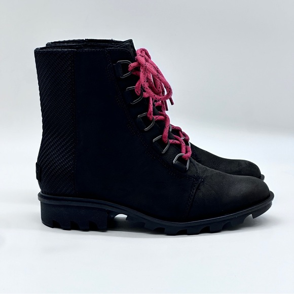 Sorel Phoenix Waterproof Lace Up Boots. Size 8.5